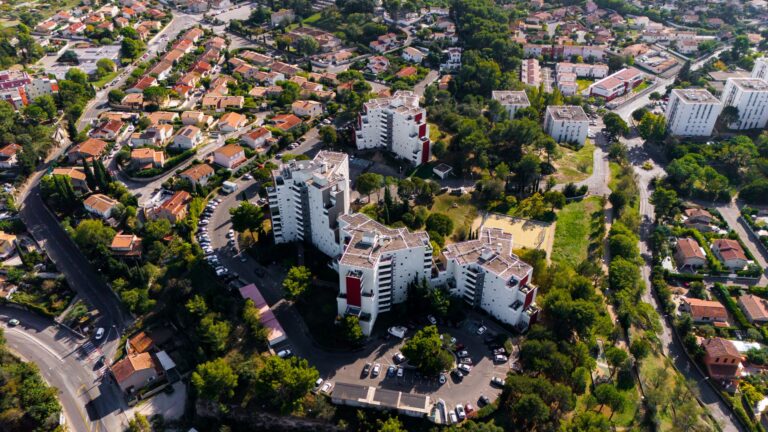Comprendre les enjeux de la propriété foncière en France
