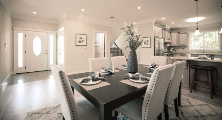 Mettre en valeur un bien avant une visite : home staging