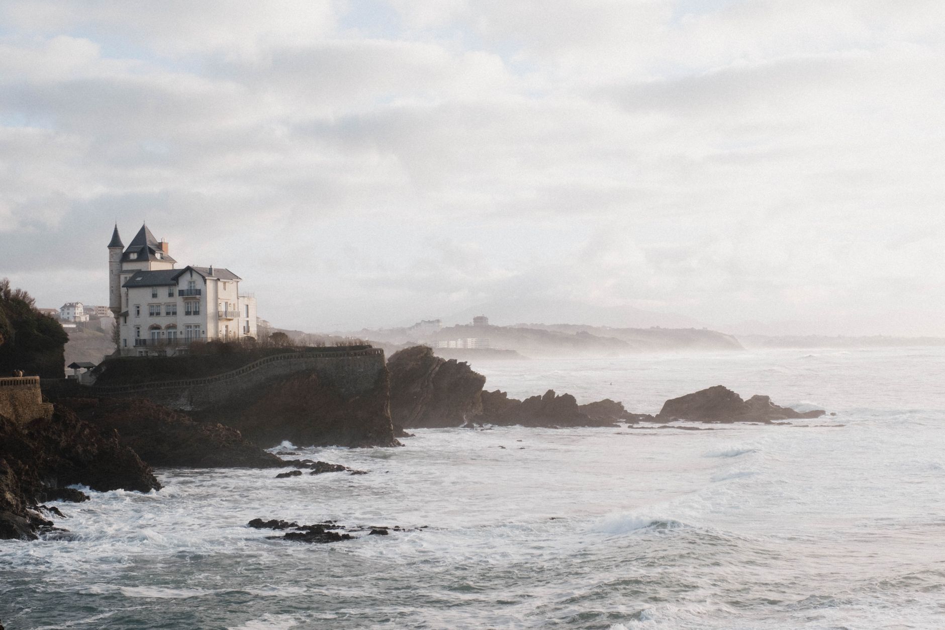 Ce que coûte une maison à Biarritz, Saint-Jean-de-Luz et Hossegor en 2026, d’après Capital